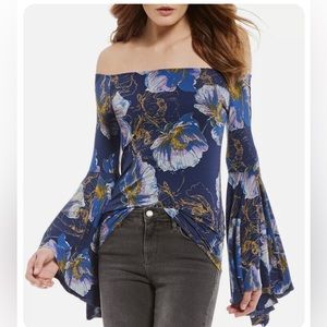 🌟 Ethereal Elegance: Free People Floral Bell Sleeve Blouse - Petite Small- Used